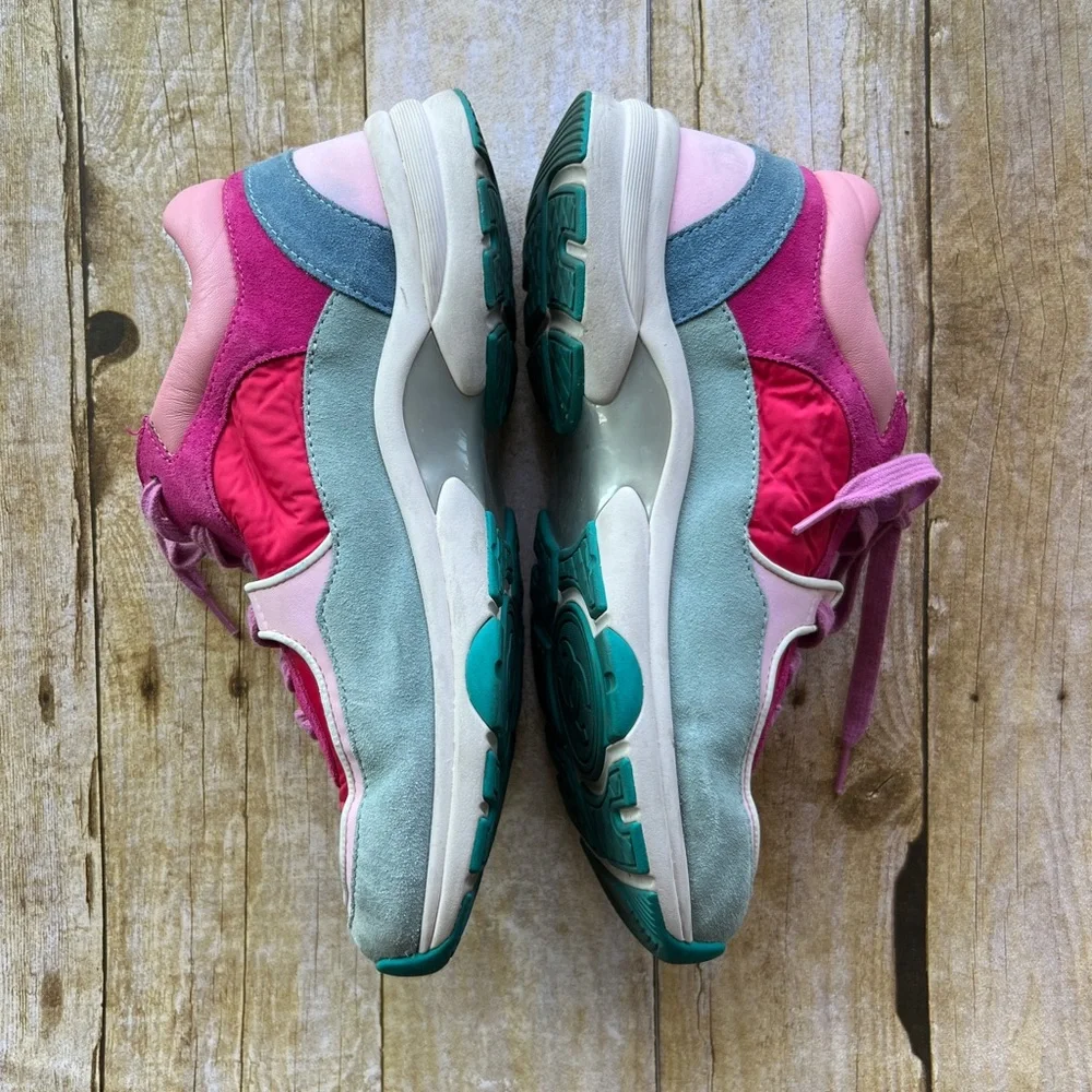 CHANEL RUNNERS CC LOGO SUEDE 'BURGUNDY/BEIGE' SNEAKER - Picture 5 of 9